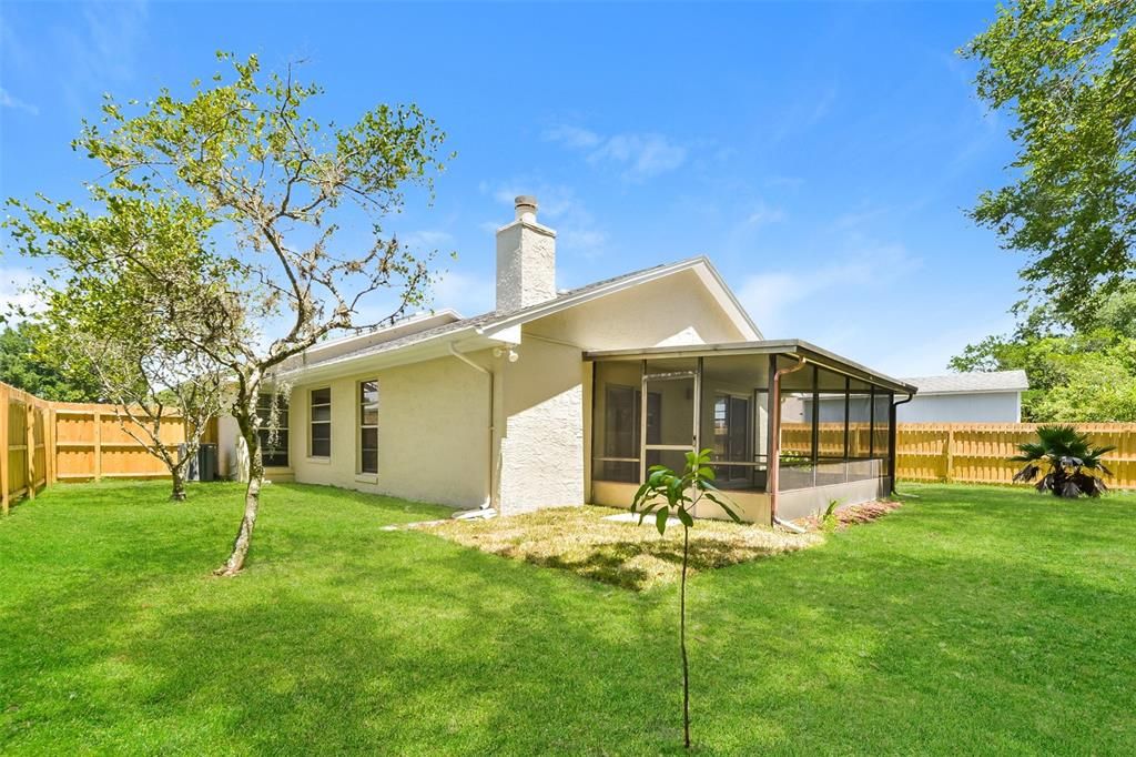 For Rent: $2,095 (3 beds, 2 baths, 1407 Square Feet)