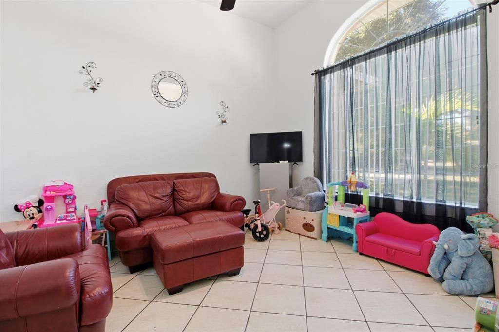 For Sale: $350,000 (3 beds, 2 baths, 2431 Square Feet)