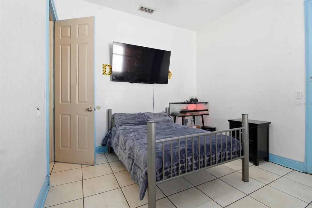 For Sale: $350,000 (3 beds, 2 baths, 2431 Square Feet)
