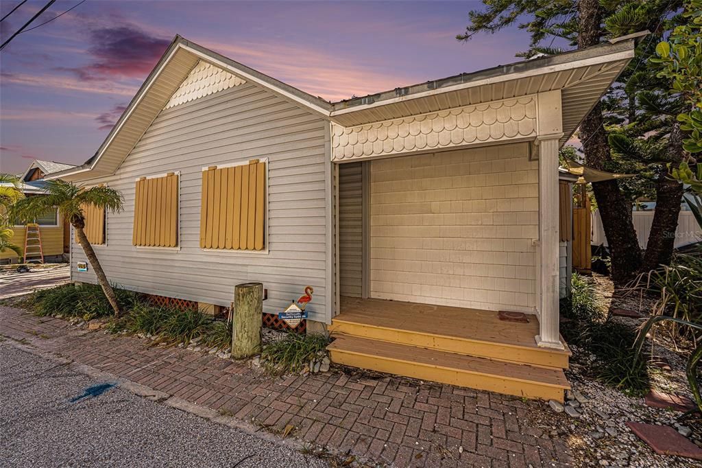 На продажу: $620,000 (3 спален, 2 ванн, 1143 Квадратных фут)