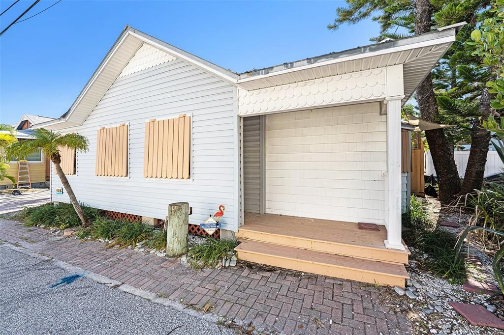 На продажу: $620,000 (3 спален, 2 ванн, 1143 Квадратных фут)