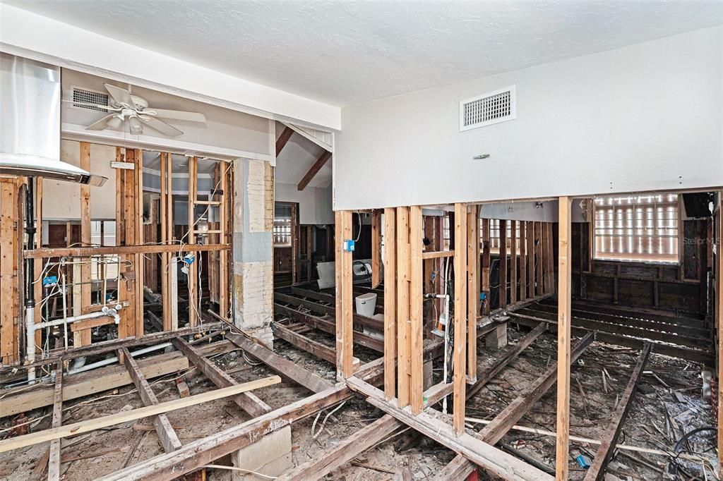 На продажу: $620,000 (3 спален, 2 ванн, 1143 Квадратных фут)