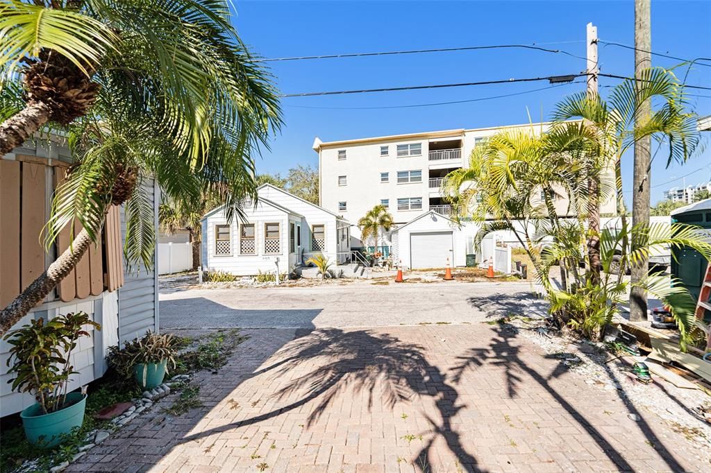 На продажу: $620,000 (3 спален, 2 ванн, 1143 Квадратных фут)