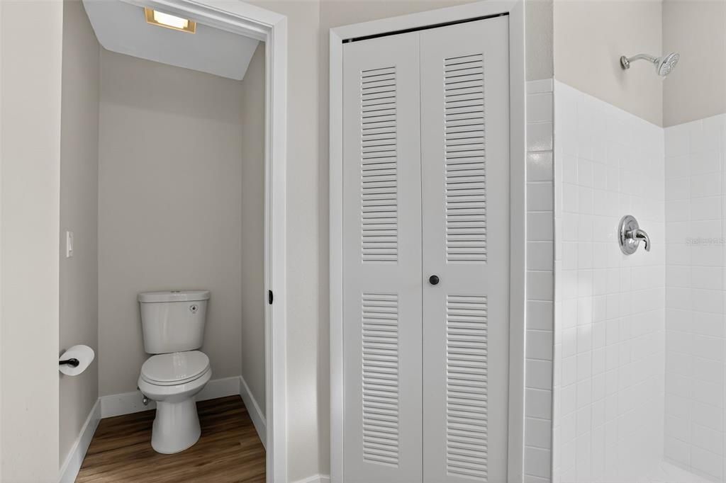 For Sale: $289,900 (2 beds, 2 baths, 1015 Square Feet)