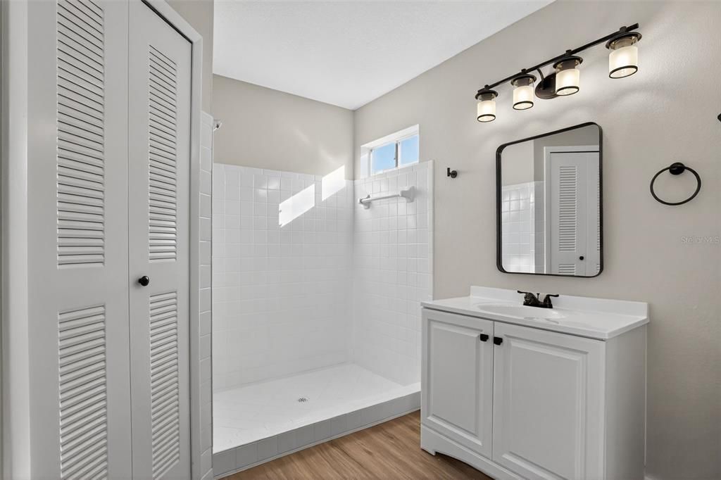 For Sale: $289,900 (2 beds, 2 baths, 1015 Square Feet)