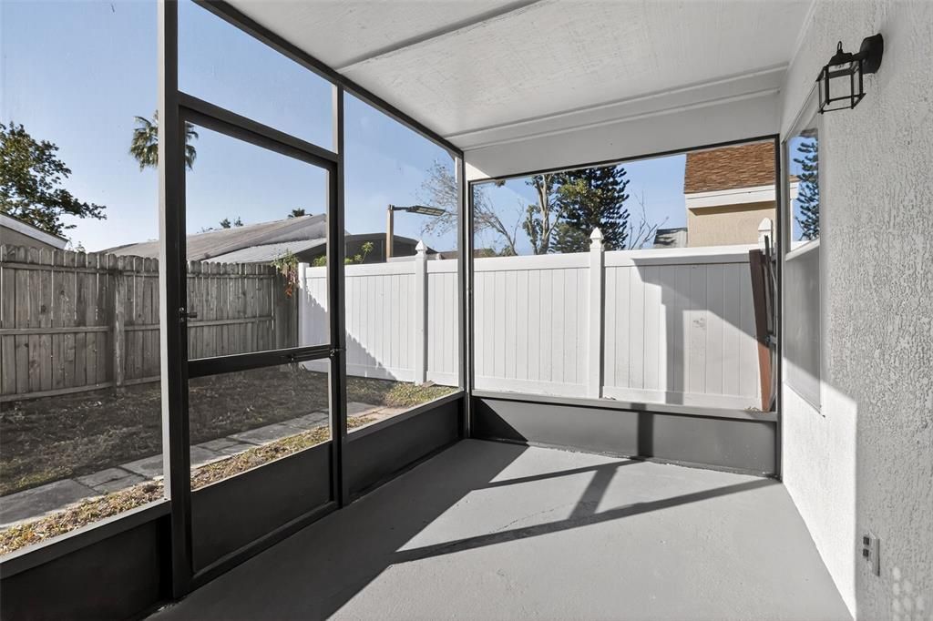 For Sale: $289,900 (2 beds, 2 baths, 1015 Square Feet)