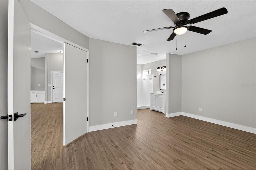 For Sale: $289,900 (2 beds, 2 baths, 1015 Square Feet)