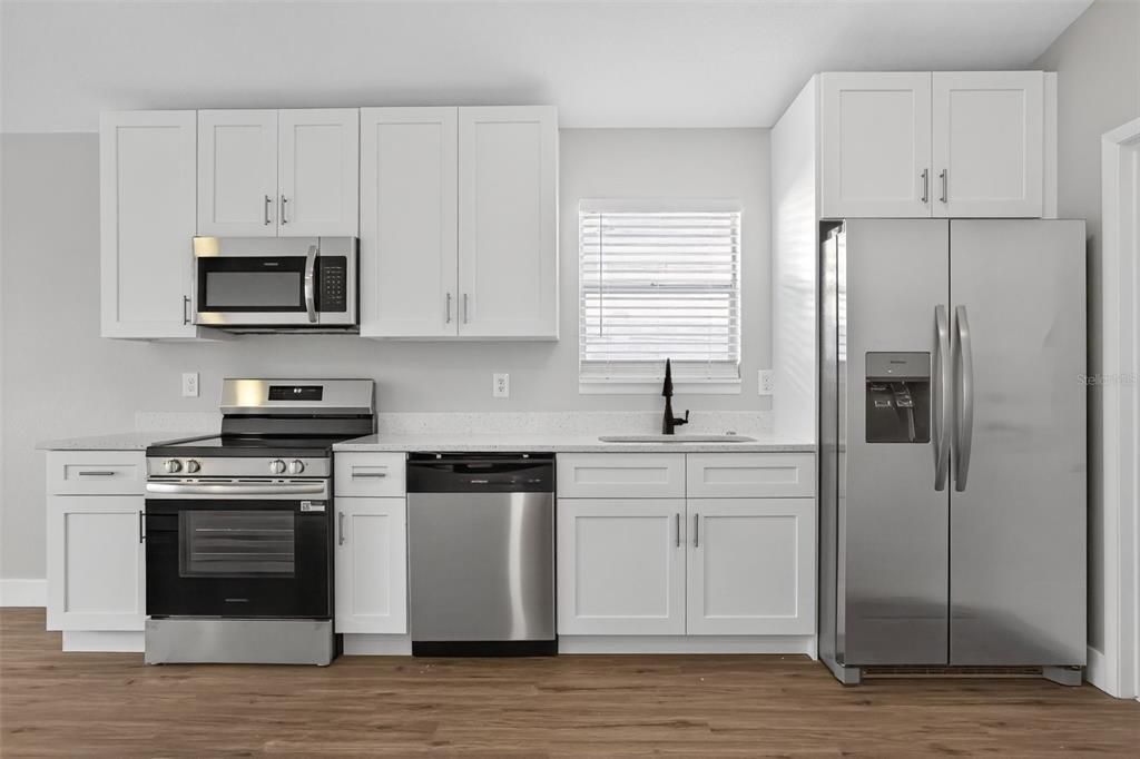 For Sale: $289,900 (2 beds, 2 baths, 1015 Square Feet)