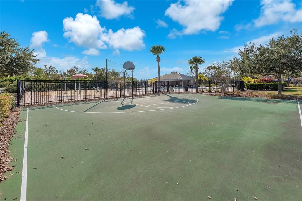 For Sale: $377,500 (4 beds, 2 baths, 1929 Square Feet)