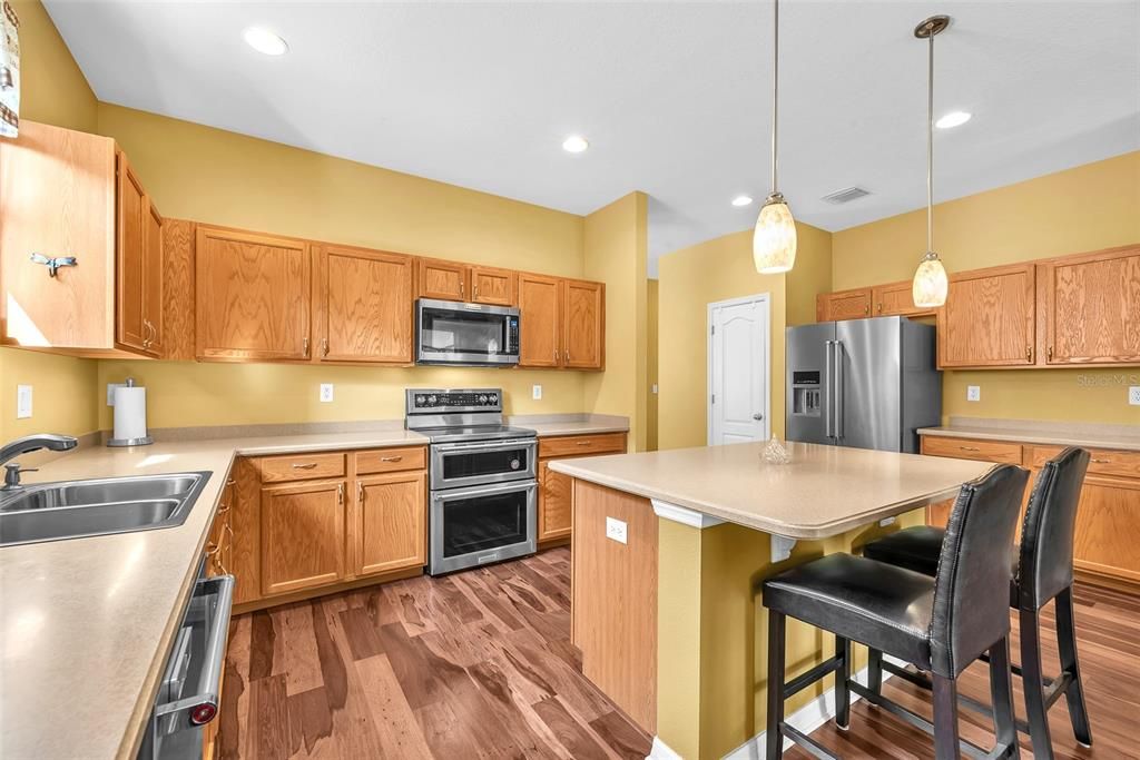 For Sale: $377,500 (4 beds, 2 baths, 1929 Square Feet)