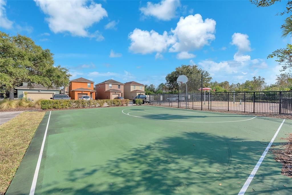 For Sale: $377,500 (4 beds, 2 baths, 1929 Square Feet)