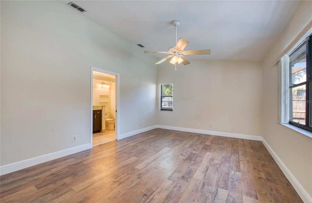 For Rent: $3,000 (3 beds, 2 baths, 1436 Square Feet)