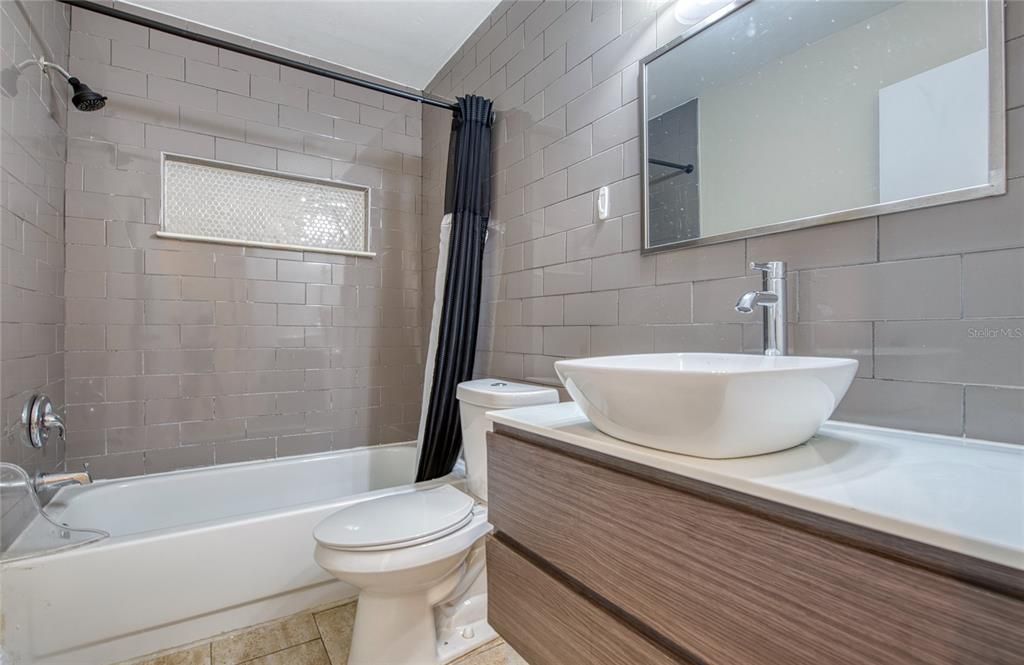 For Rent: $3,000 (3 beds, 2 baths, 1436 Square Feet)