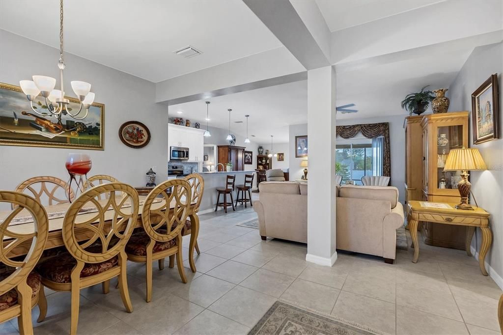 待售: $425,000 (3 贝兹, 2 浴室, 1725 平方英尺)