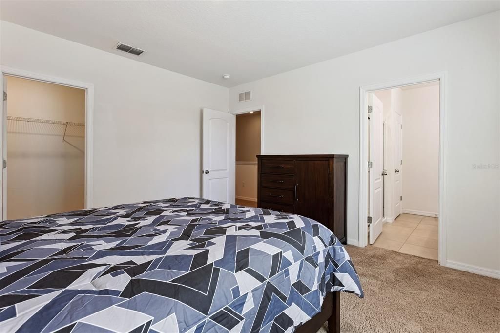 For Sale: $300,000 (3 beds, 2 baths, 1507 Square Feet)