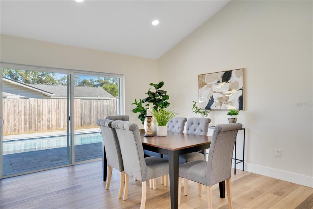 На продажу: $579,000 (3 спален, 2 ванн, 1397 Квадратных фут)