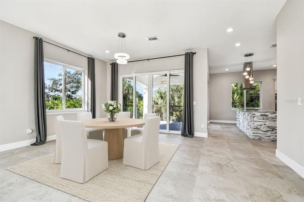 待售: $1,585,000 (3 贝兹, 2 浴室, 2436 平方英尺)