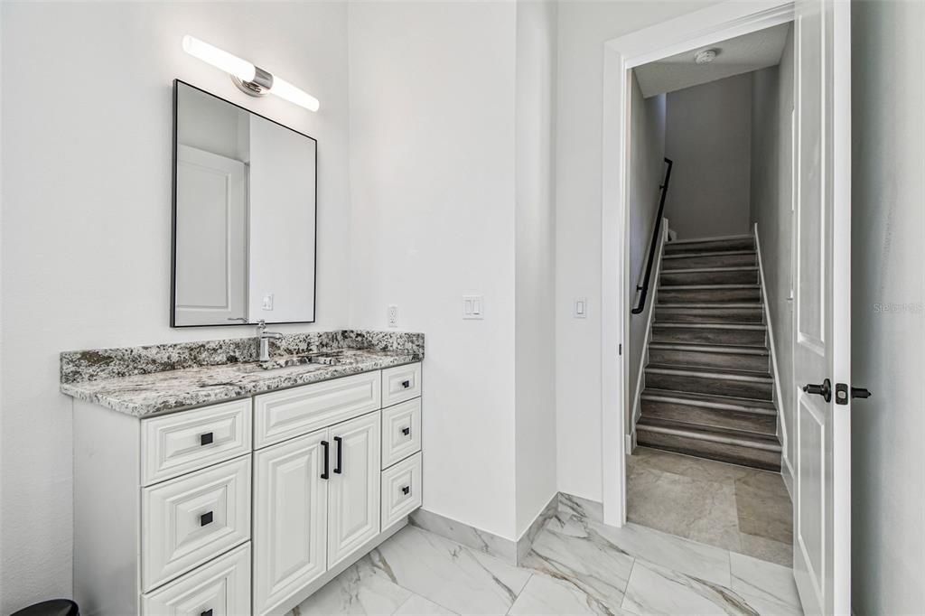 待售: $1,585,000 (3 贝兹, 2 浴室, 2436 平方英尺)