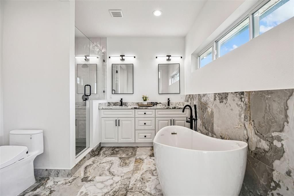 待售: $1,585,000 (3 贝兹, 2 浴室, 2436 平方英尺)