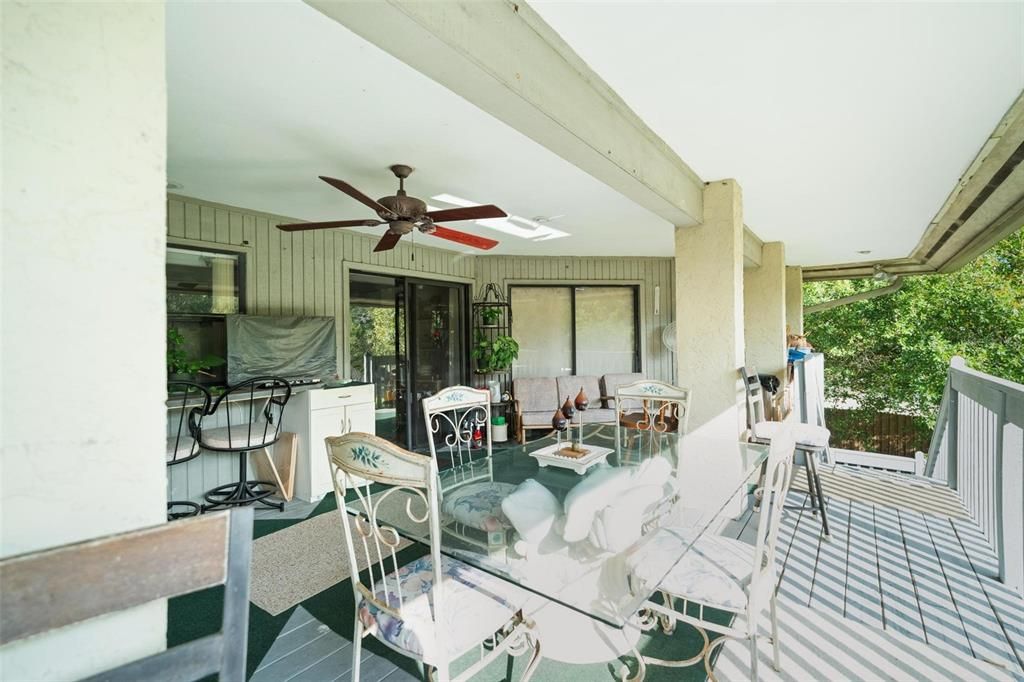 En Venta: $775,000 (4 camas, 3 baños, 2619 Pies cuadrados)