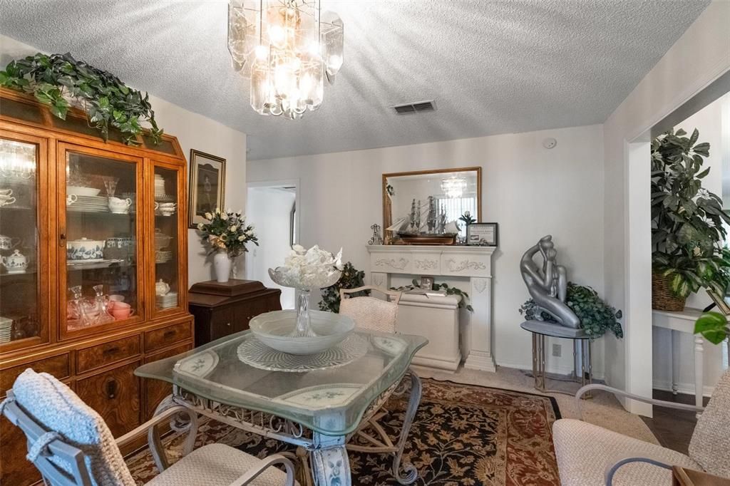 En Venta: $775,000 (4 camas, 3 baños, 2619 Pies cuadrados)