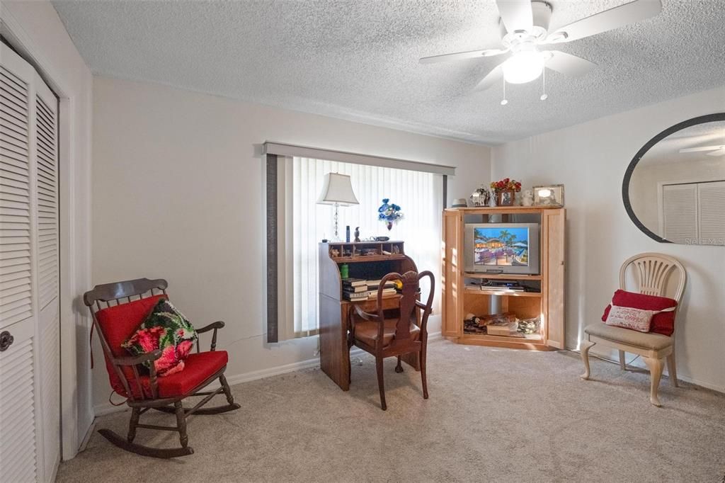 En Venta: $775,000 (4 camas, 3 baños, 2619 Pies cuadrados)