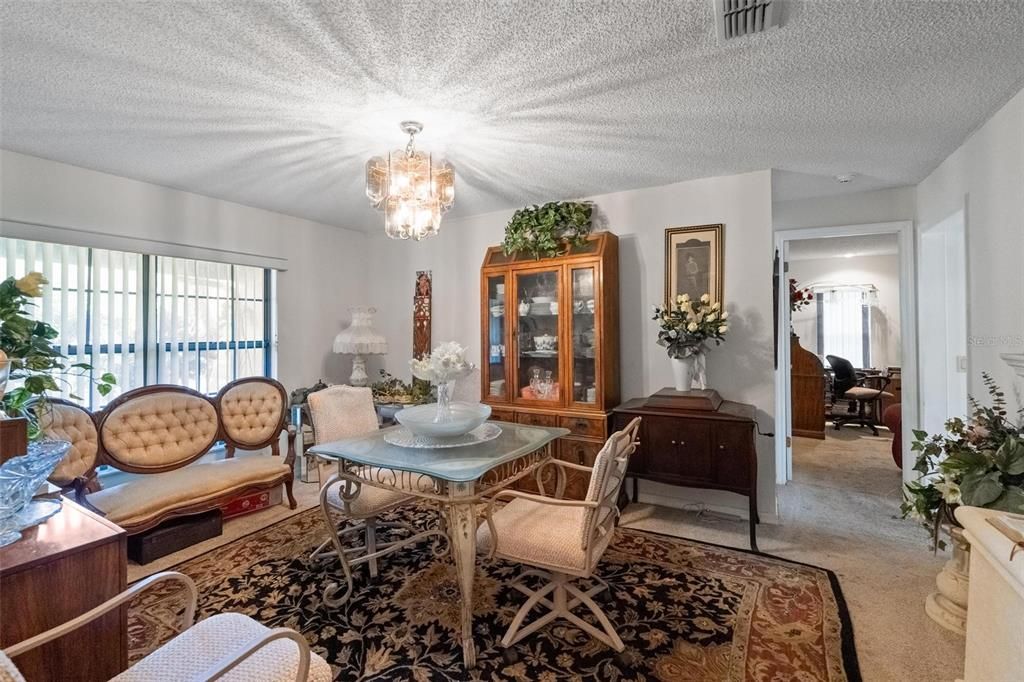 En Venta: $775,000 (4 camas, 3 baños, 2619 Pies cuadrados)