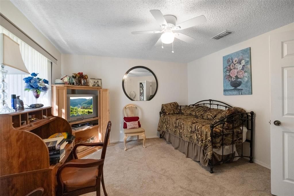 En Venta: $775,000 (4 camas, 3 baños, 2619 Pies cuadrados)