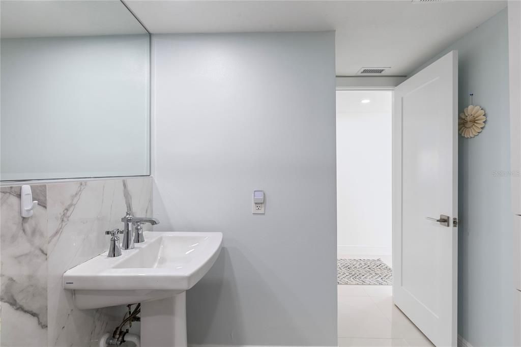 待售: $929,000 (2 贝兹, 2 浴室, 1409 平方英尺)