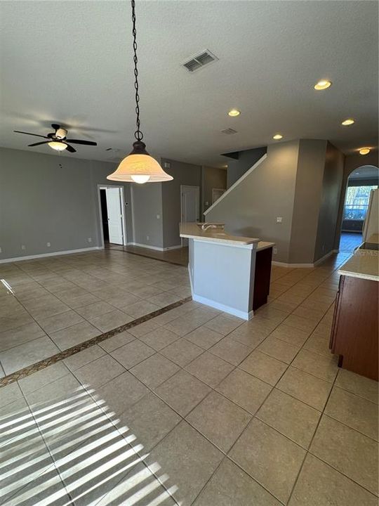 出租: $2,795 (4 贝兹, 2 浴室, 2254 平方英尺)