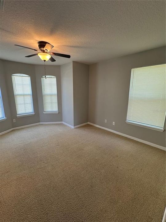 出租: $2,795 (4 贝兹, 2 浴室, 2254 平方英尺)