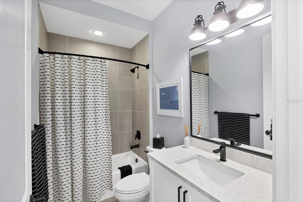 En Venta: $834,000 (3 camas, 3 baños, 2157 Pies cuadrados)