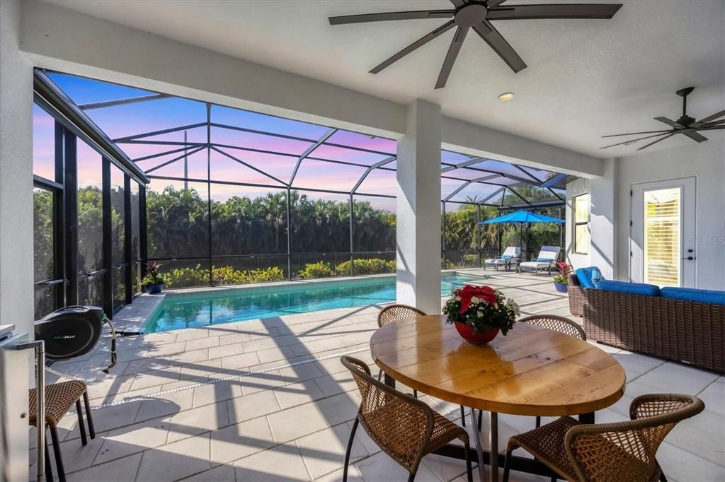 En Venta: $834,000 (3 camas, 3 baños, 2157 Pies cuadrados)