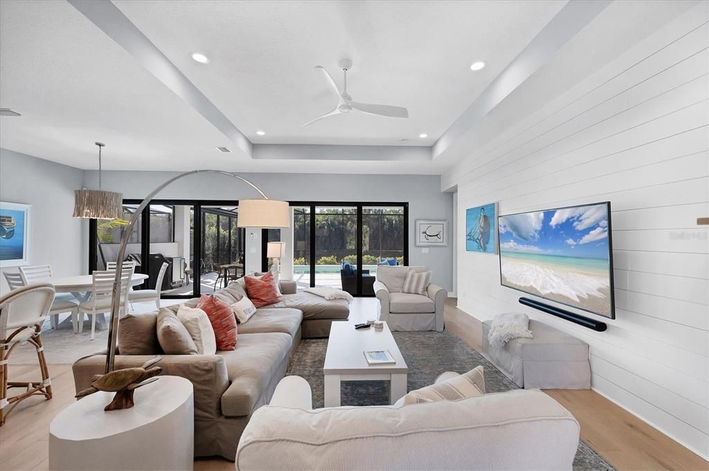 En Venta: $834,000 (3 camas, 3 baños, 2157 Pies cuadrados)