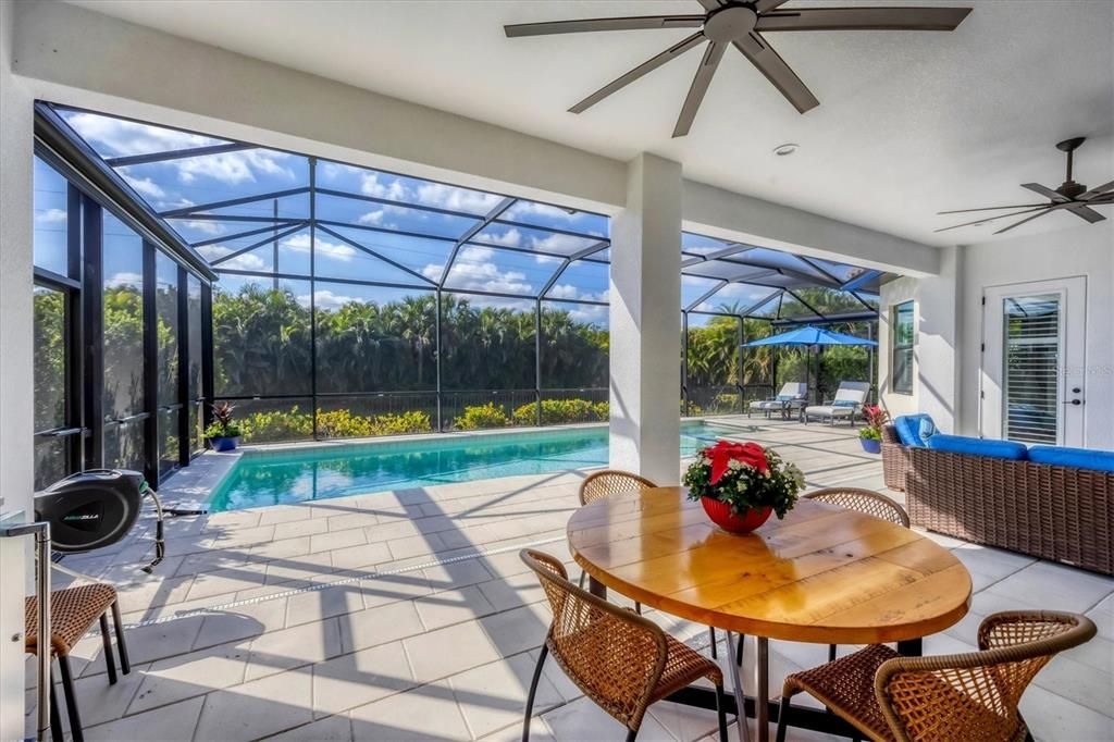 En Venta: $834,000 (3 camas, 3 baños, 2157 Pies cuadrados)