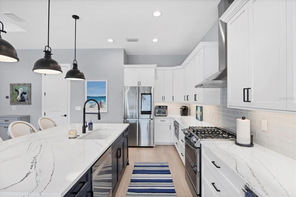 En Venta: $834,000 (3 camas, 3 baños, 2157 Pies cuadrados)