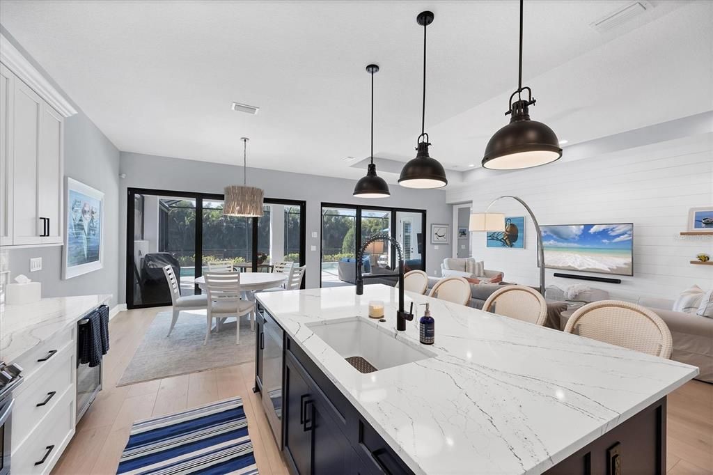 En Venta: $834,000 (3 camas, 3 baños, 2157 Pies cuadrados)