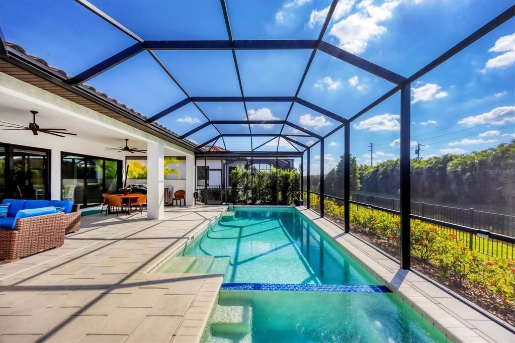 En Venta: $834,000 (3 camas, 3 baños, 2157 Pies cuadrados)