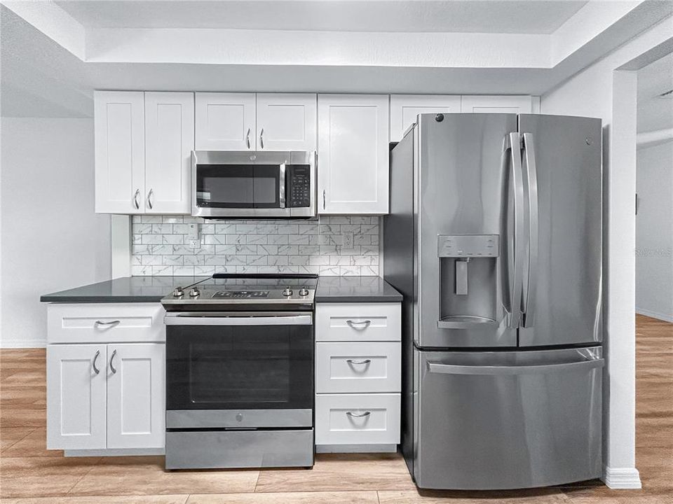 На продажу: $284,000 (2 спален, 2 ванн, 1398 Квадратных фут)