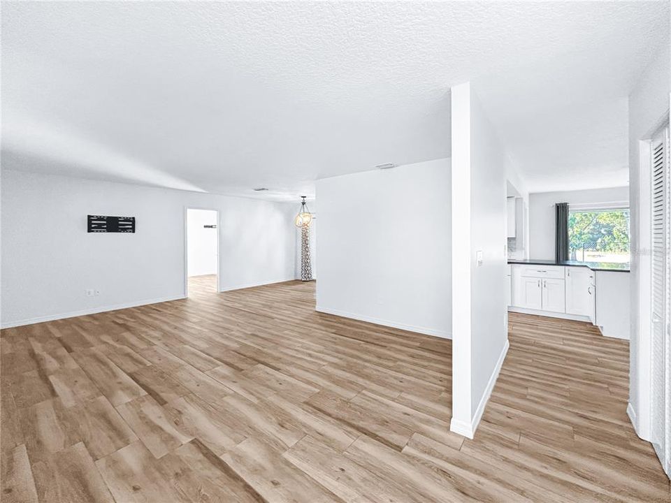 На продажу: $284,000 (2 спален, 2 ванн, 1398 Квадратных фут)