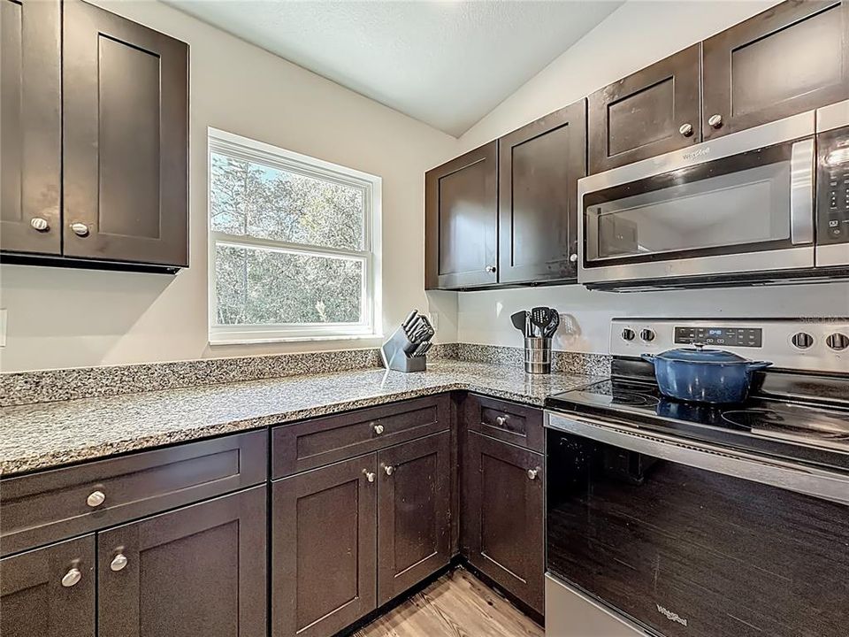 Active With Contract: $215,000 (3 beds, 2 baths, 1400 Square Feet)