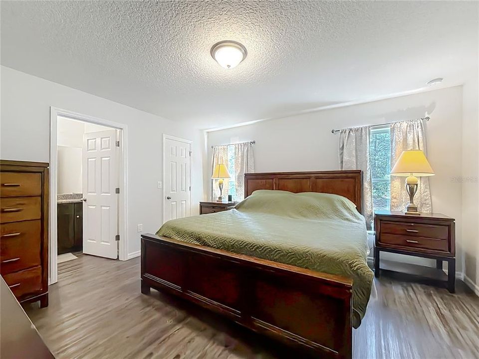 Active With Contract: $215,000 (3 beds, 2 baths, 1400 Square Feet)