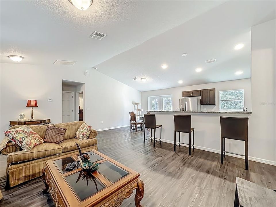 Active With Contract: $215,000 (3 beds, 2 baths, 1400 Square Feet)