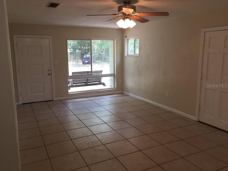 For Rent: $1,995 (4 beds, 2 baths, 1626 Square Feet)