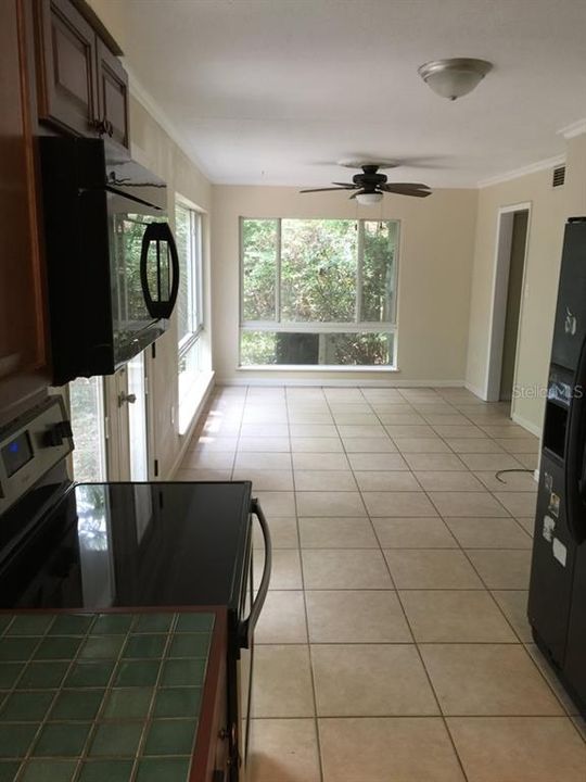 For Rent: $1,995 (4 beds, 2 baths, 1626 Square Feet)