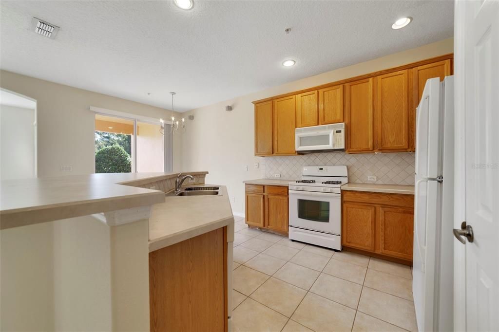 待售: $265,000 (3 贝兹, 2 浴室, 1688 平方英尺)