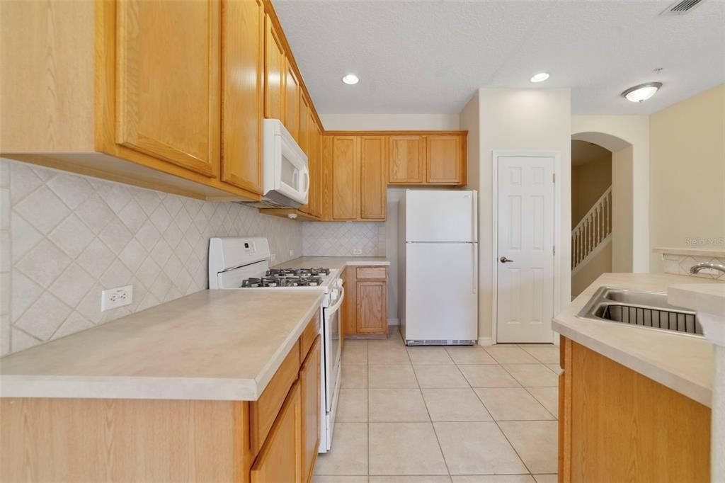 待售: $265,000 (3 贝兹, 2 浴室, 1688 平方英尺)