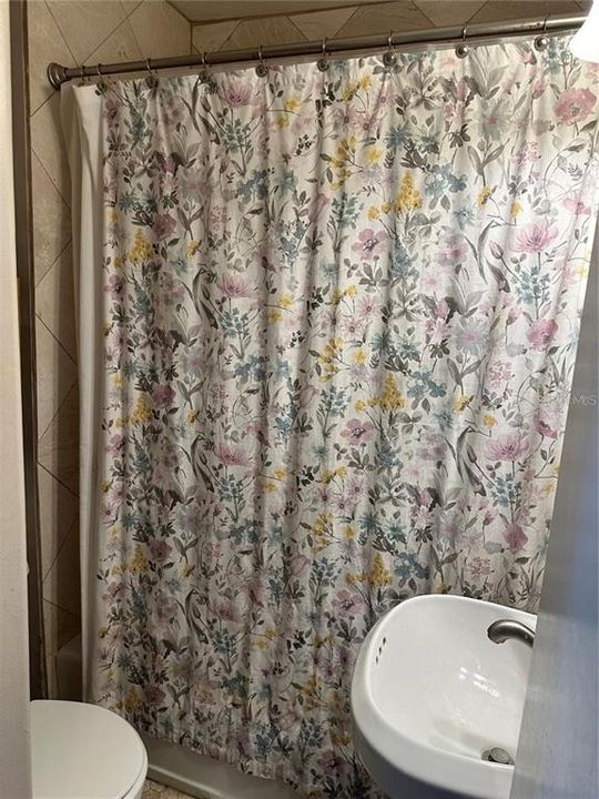 For Rent: $3,000 (2 beds, 1 baths, 920 Square Feet)