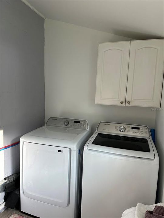 For Rent: $3,000 (2 beds, 1 baths, 920 Square Feet)