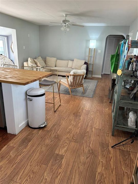 For Rent: $3,000 (2 beds, 1 baths, 920 Square Feet)